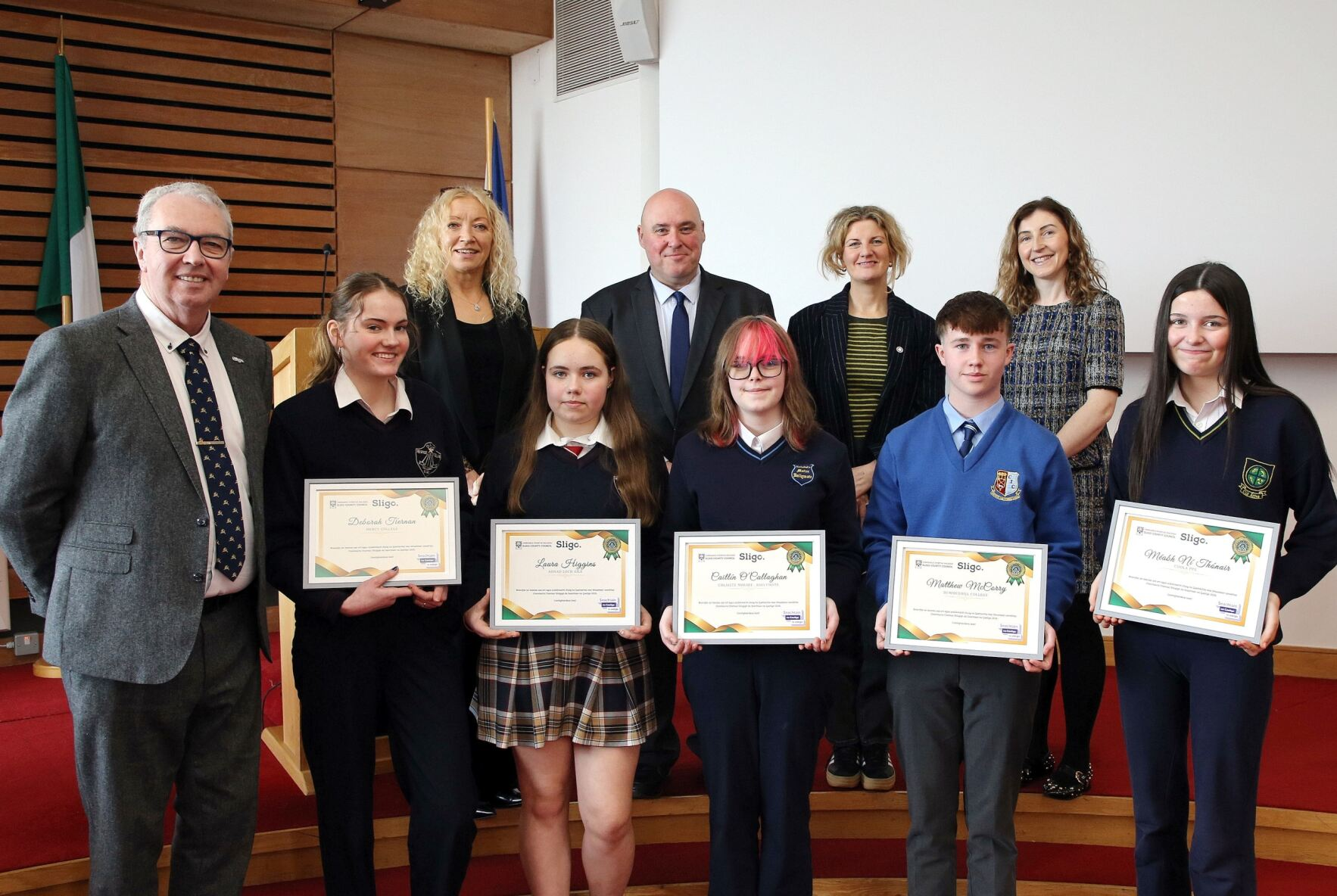 Scol&aacute;ireachta&iacute; Gaeltachta Bronnta ar Ch&uacute;igear Scol&aacute;ir&iacute; i Halla an Chontae mar chuid de L&aacute; M&oacute;r na Gaeilge

